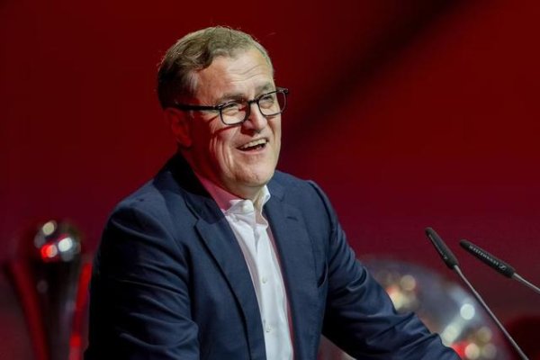 在线配资开户网站 巴萨拖欠拜仁2000万莱万转会费？德雷森：已经付清了