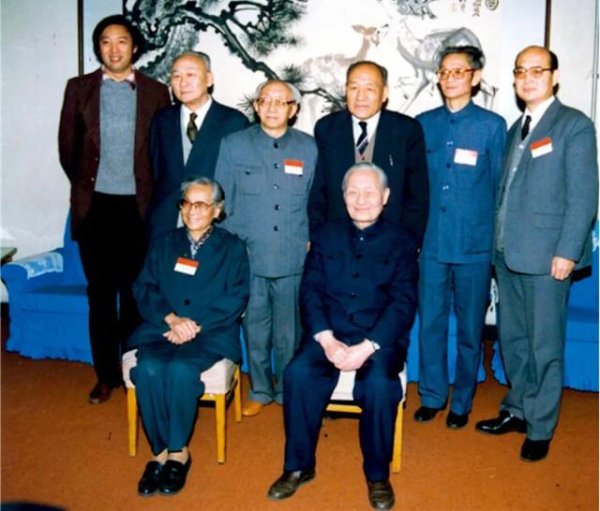 在线配资开户网站 这个“老实党”，80岁了