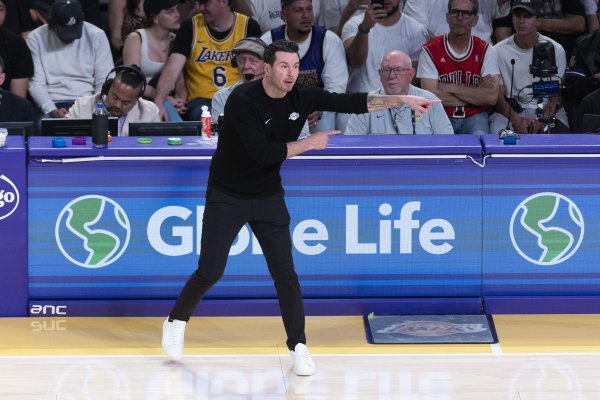 配资股票配资平台一流 雷迪克：球队有正确斗志精神面貌很棒 今天是找到方向的一步